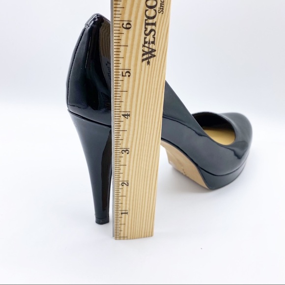 Vince Camuto- Black Patent Leather Classic Heel 8 - Picture 4 of 7
